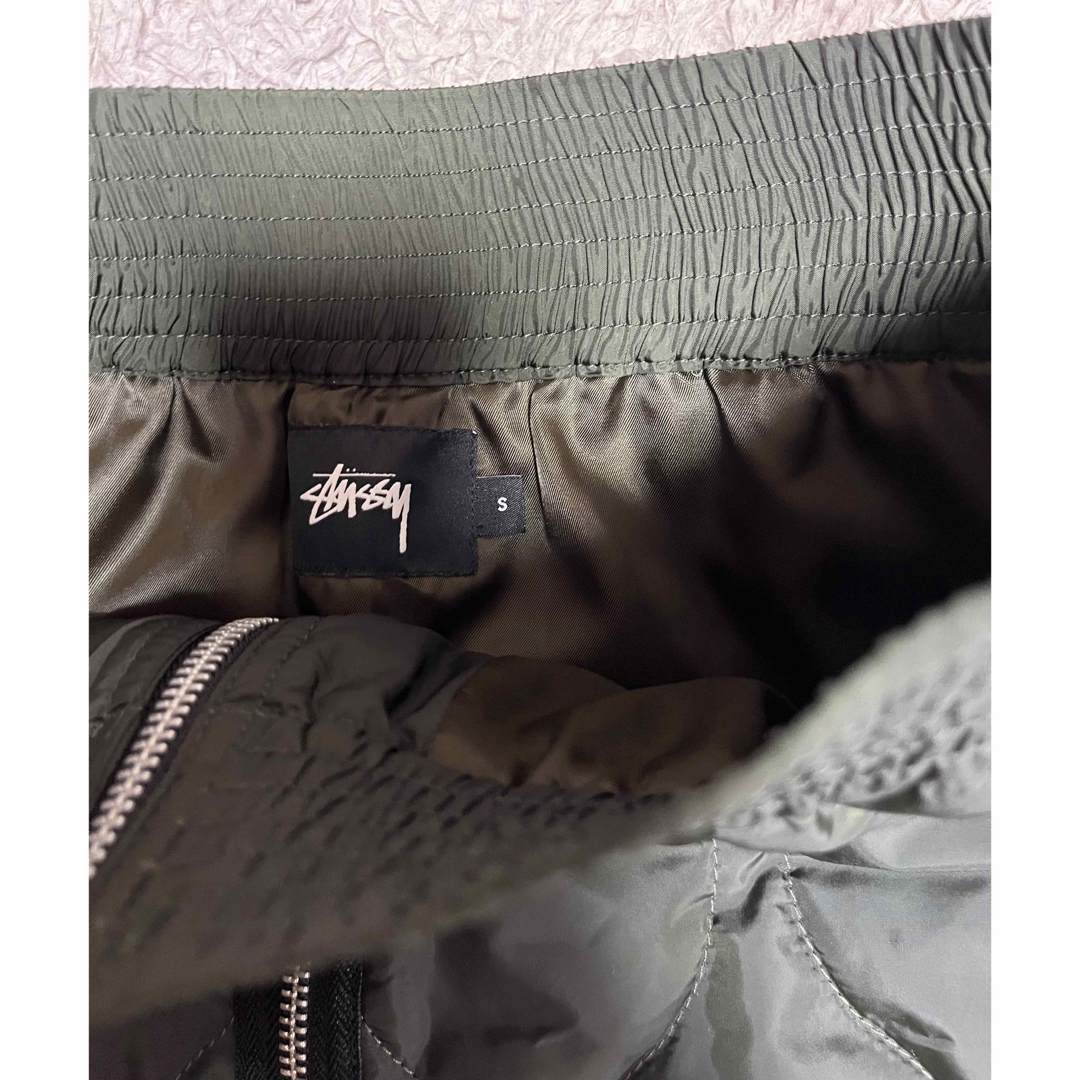 STUSSY(ステューシー)の美品 SUTSSY キルティング ナイロンスカート S ミニ 台形 ステューシー レディースのスカート(ミニスカート)の商品写真