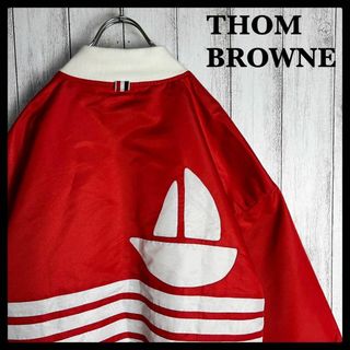 トムブラウン(THOM BROWNE)の【超人気デザイン】トムブラウン☆両面ロゴ入りナイロンジャケット 袖ロゴ 入手困難(ナイロンジャケット)