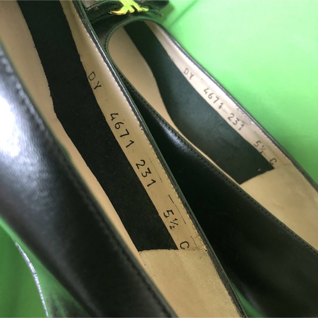 Salvatore Ferragamo(サルヴァトーレフェラガモ)のSalvatore Ferragamoパンプス 351/2 C ブラック レディースの靴/シューズ(ハイヒール/パンプス)の商品写真