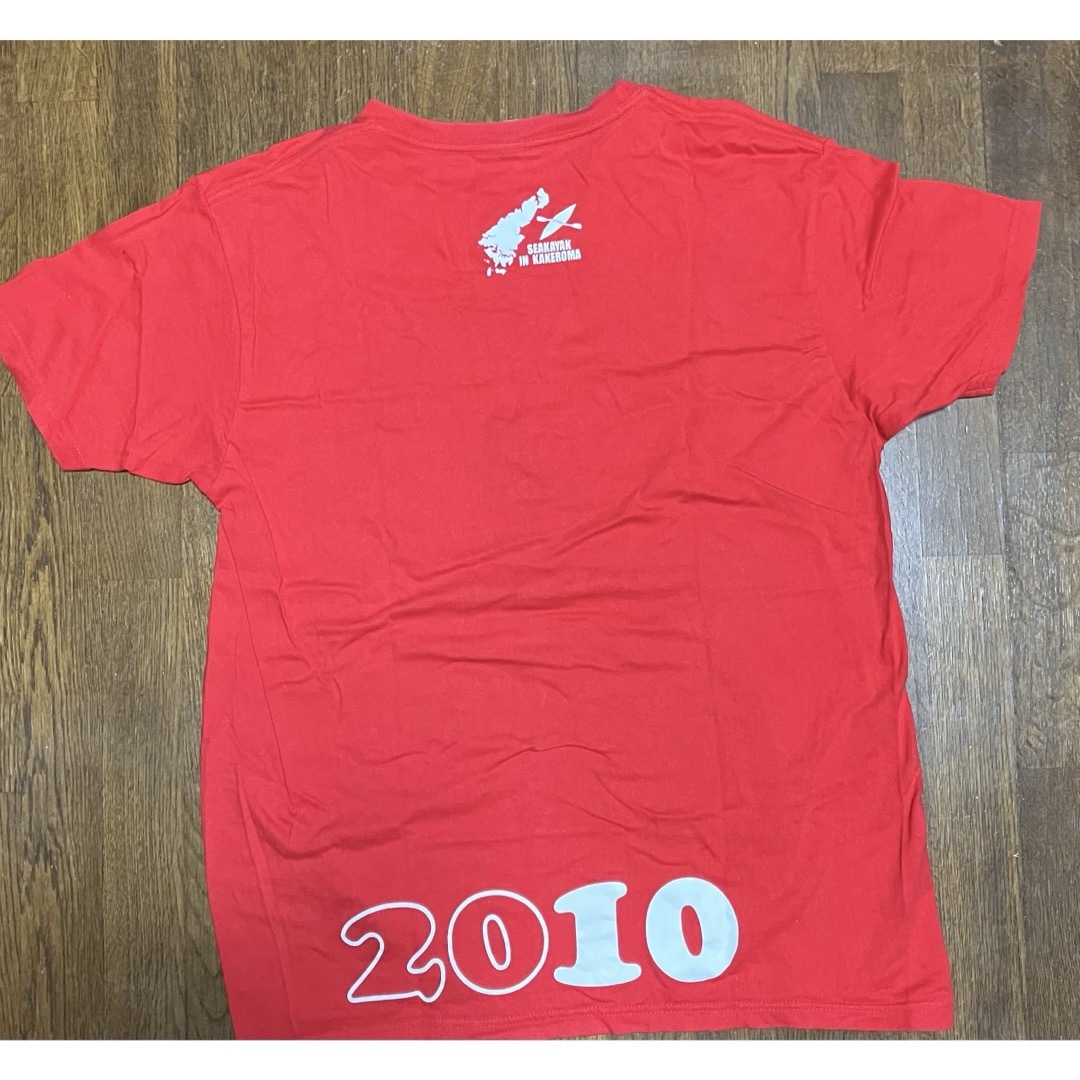 GILDAN(ギルタン)の加計呂麻島 SEAKAYAK  IN  KAKEROMA 2010年記念Tシャツ メンズのトップス(Tシャツ/カットソー(半袖/袖なし))の商品写真