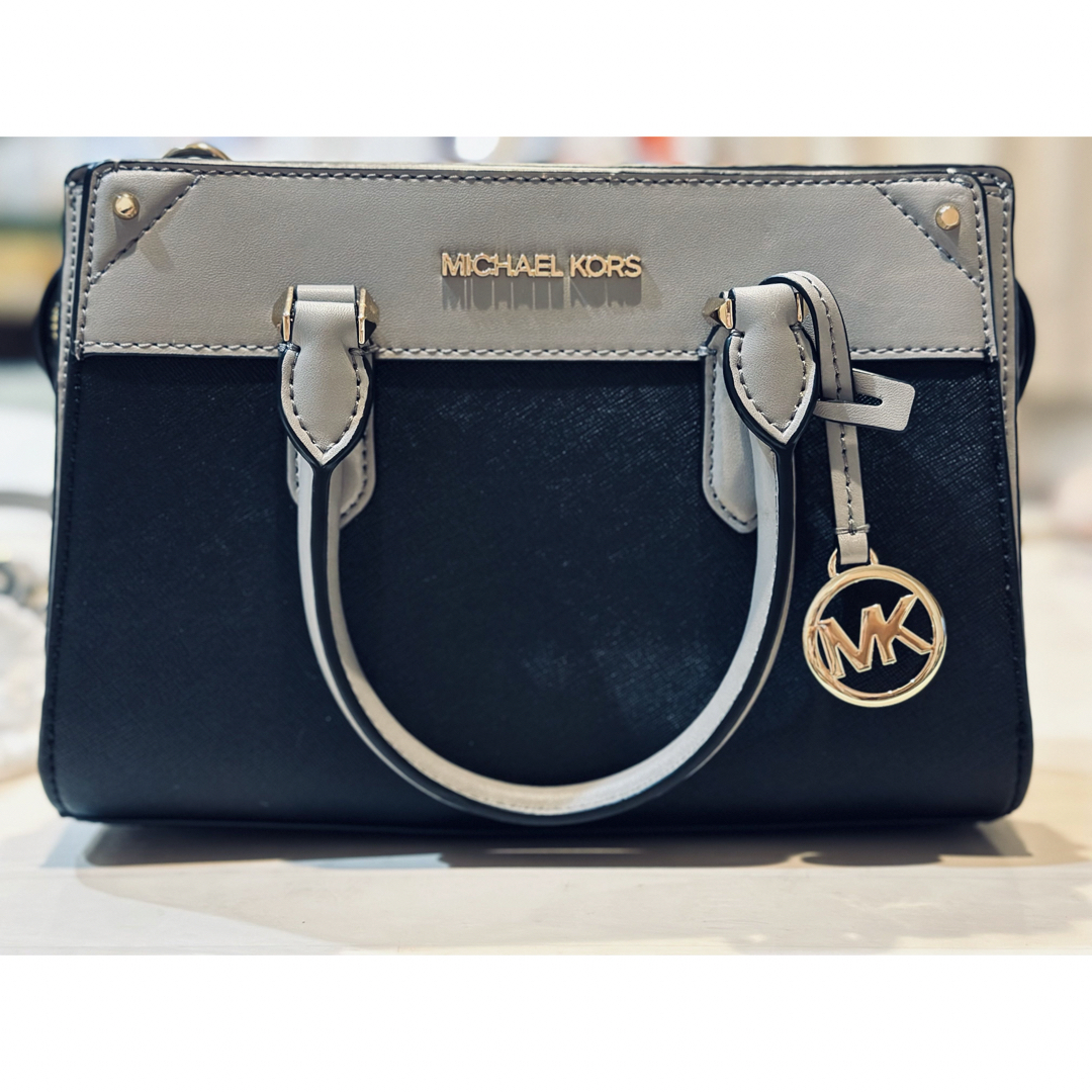 Michael Kors(マイケルコース)のMICHAEL KORS レディースのバッグ(ショルダーバッグ)の商品写真