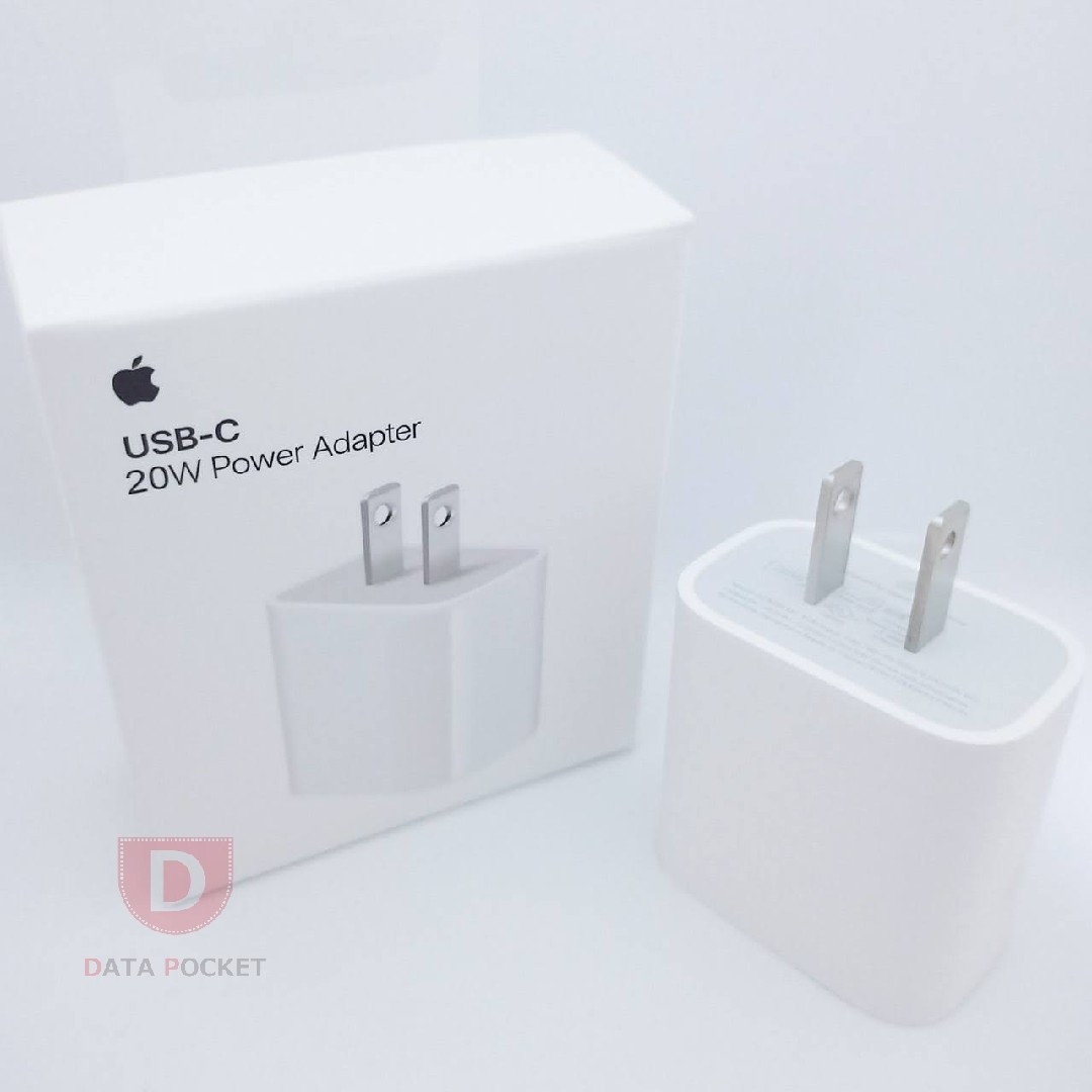 Apple(アップル)のApple iPhone用 20W 充電器アダプタ 12A スマホ/家電/カメラのスマートフォン/携帯電話(バッテリー/充電器)の商品写真