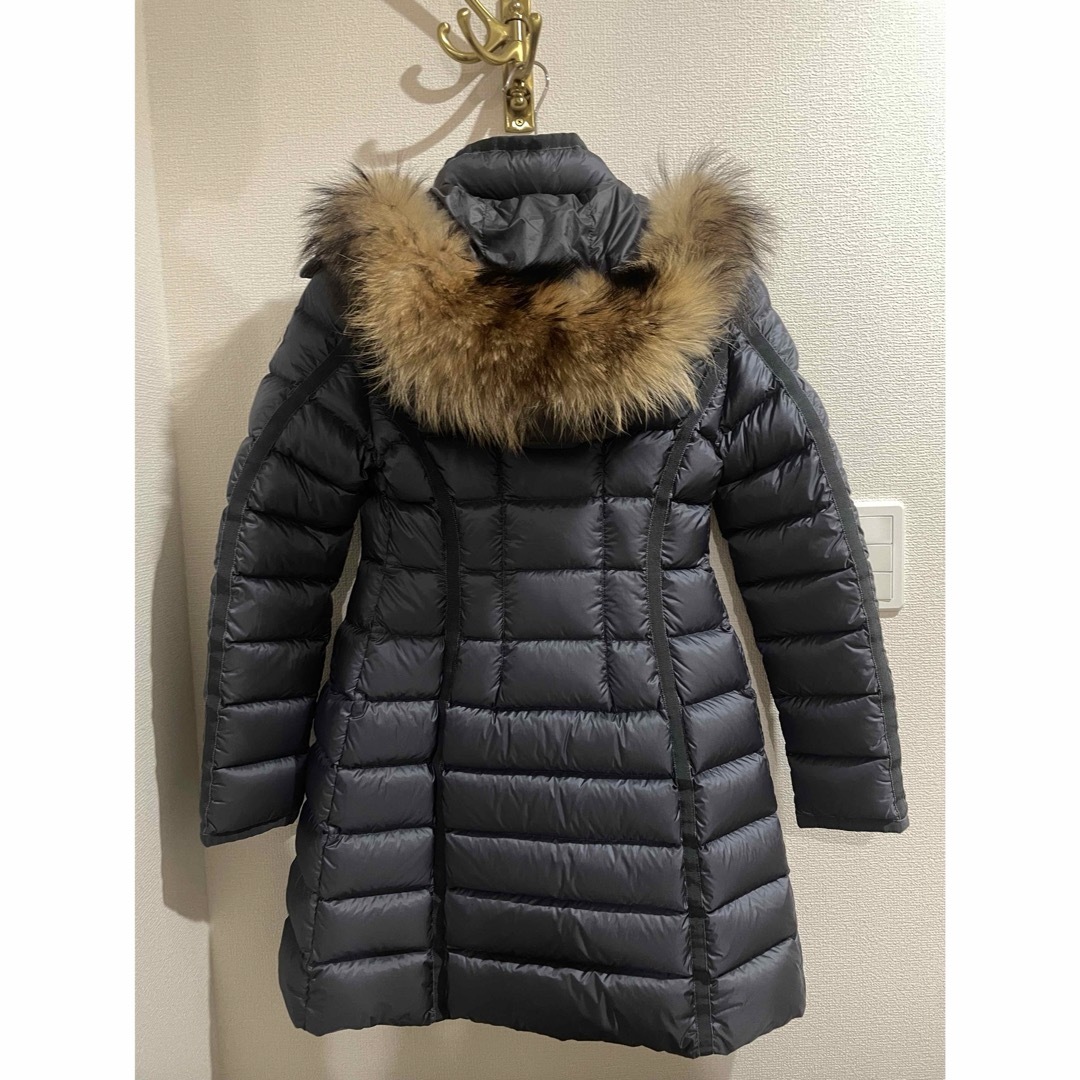 MONCLER(モンクレール)のMONCLER HERMIFUR エルミファー グレー00 ダウンコート　ダウン レディースのジャケット/アウター(ダウンコート)の商品写真