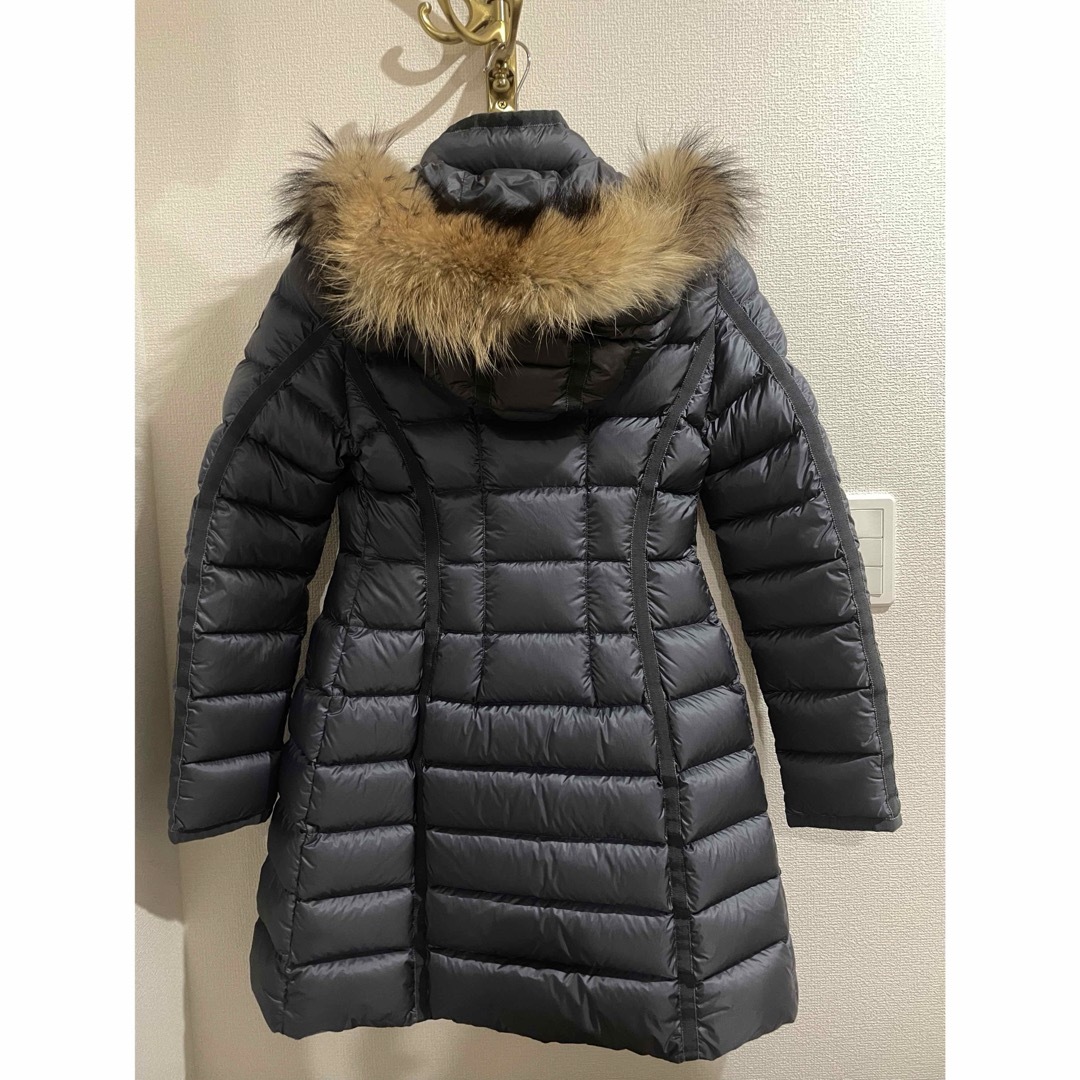 MONCLER(モンクレール)のMONCLER HERMIFUR エルミファー グレー00 ダウンコート　ダウン レディースのジャケット/アウター(ダウンコート)の商品写真