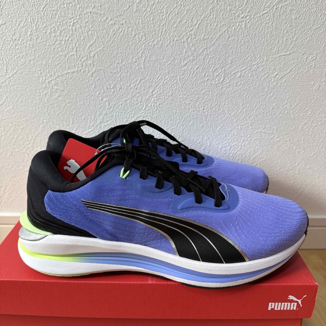 PUMA(プーマ)の新品　PUMA プーマ　エレクトリファイニトロ 2 ランニングシューズ　27cm スポーツ/アウトドアのランニング(シューズ)の商品写真