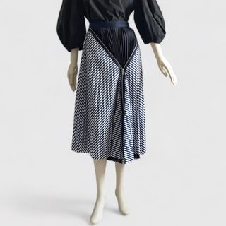sacai - sacai 新品タグ付き 140,800円 アーカイブミックス スカートの sacai - sacai 新品タグ付き 140,800円 アーカイブミックス スカートの