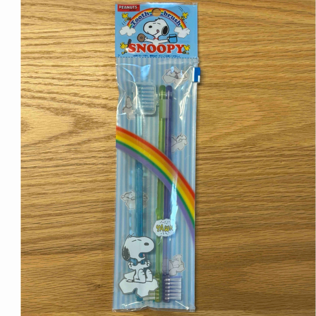 SNOOPY(スヌーピー)のスヌーピー　歯ブラシ3本組 コスメ/美容のオーラルケア(歯ブラシ/デンタルフロス)の商品写真