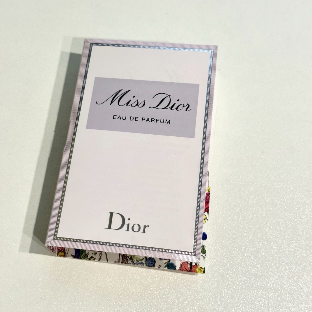 Christian Dior(クリスチャンディオール)の新品☆ミス ディオール オードゥ パルファン 香水 1ml Miss Dior コスメ/美容の香水(香水(女性用))の商品写真