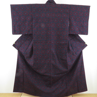 紬 着物 亀甲文様 袷 広衿 紺色 正絹 カジュアル着物 仕立て上がり 身丈157cm(着物)