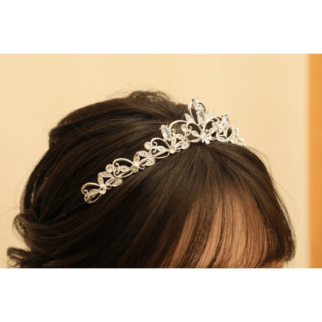 ティアラ シルバー 結婚式 ウェディング ブライダル レディースのヘアアクセサリー(その他)の商品写真