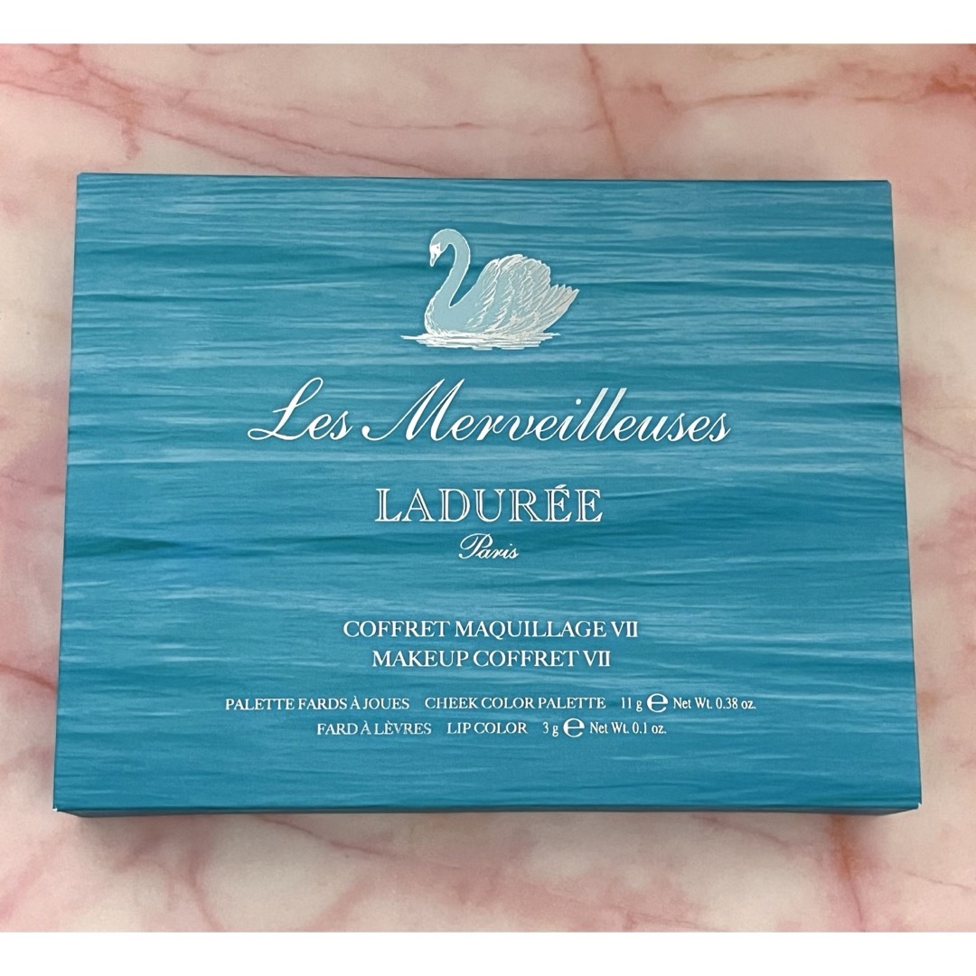 Les Merveilleuses LADUREE(レメルヴェイユーズラデュレ)のレ・メルヴェイユーズ ラデュレ　白鳥コフレ　101ブルベカラー コスメ/美容のキット/セット(コフレ/メイクアップセット)の商品写真