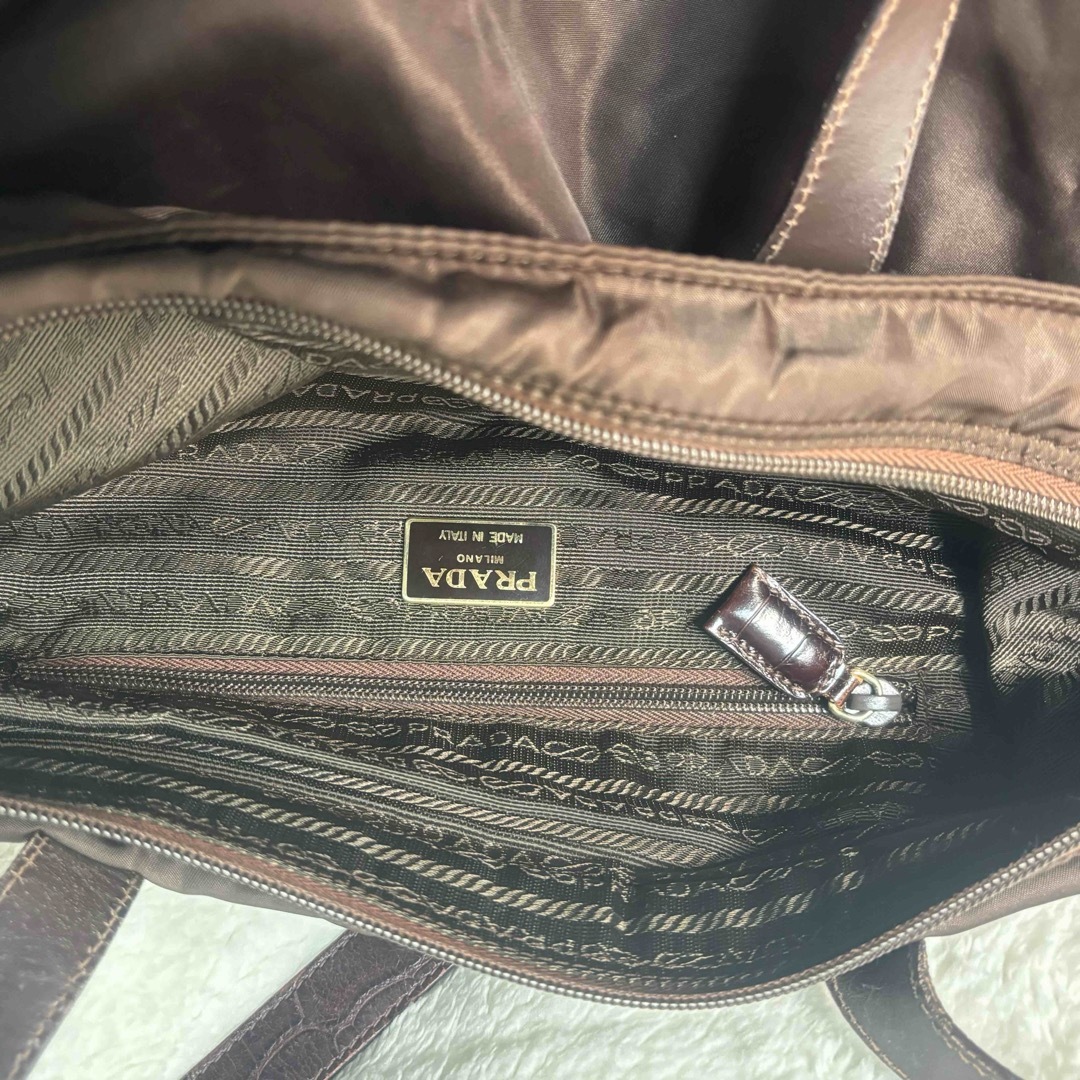 PRADA(プラダ)のプラダ　ナイロン　バッグ　A4 三角ロゴ　トート レディースのバッグ(トートバッグ)の商品写真