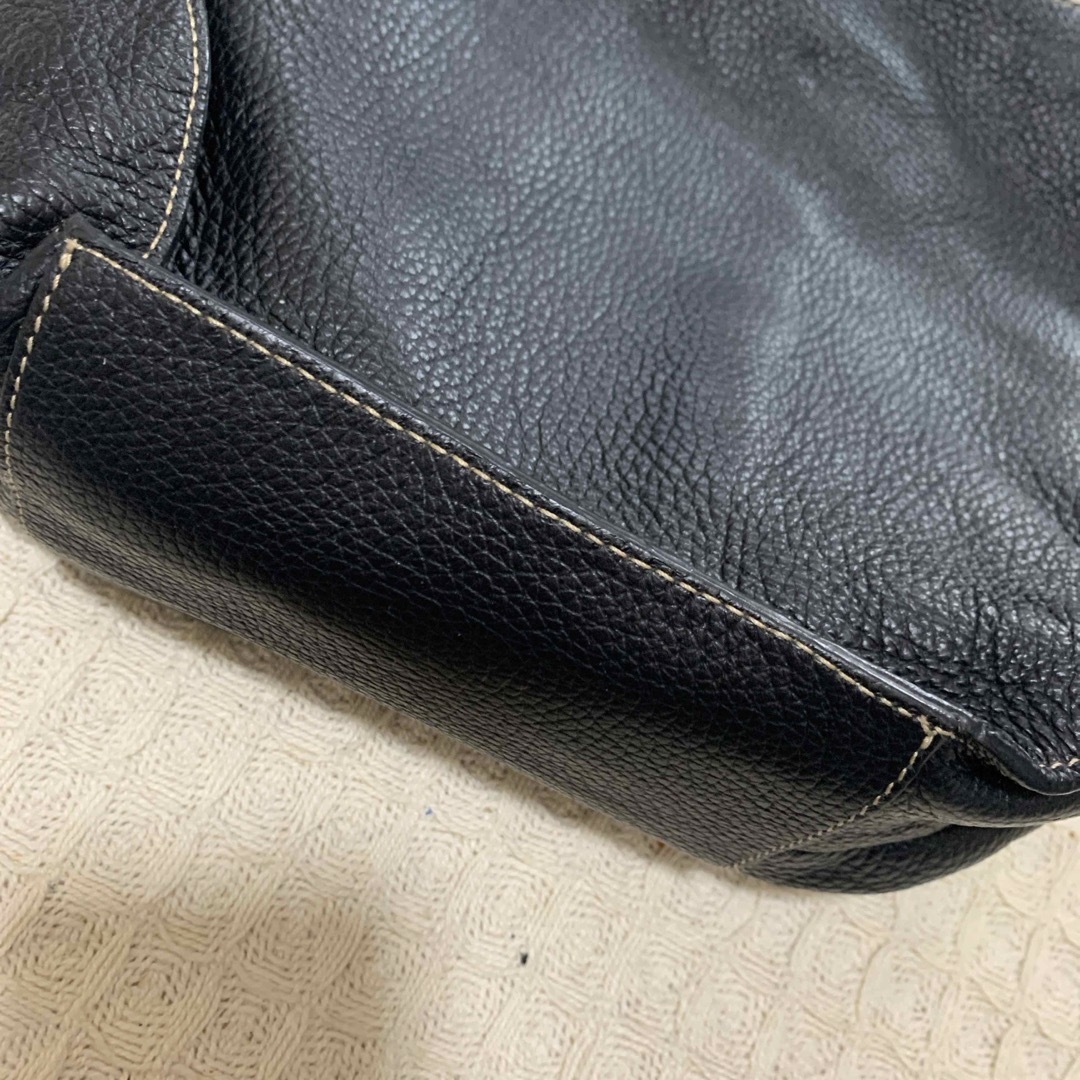 Furla(フルラ)のFURLA  黒の半月型のハンドバッグ レディースのバッグ(ハンドバッグ)の商品写真
