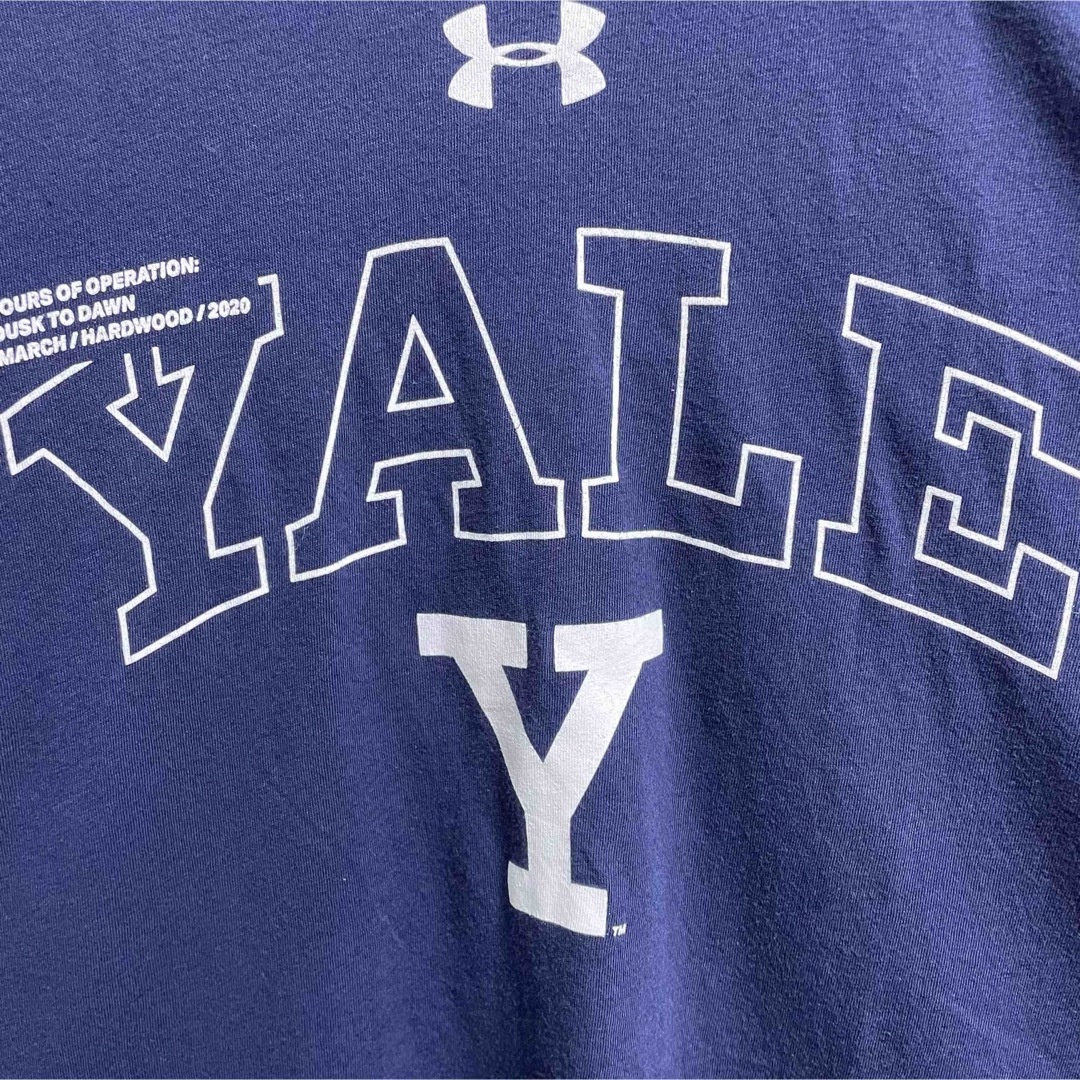 UNDER ARMOUR(アンダーアーマー)のアンダーアーマー　YALE イエール大学　プリント Tシャツ　メンズLサイズ相当 メンズのトップス(Tシャツ/カットソー(半袖/袖なし))の商品写真