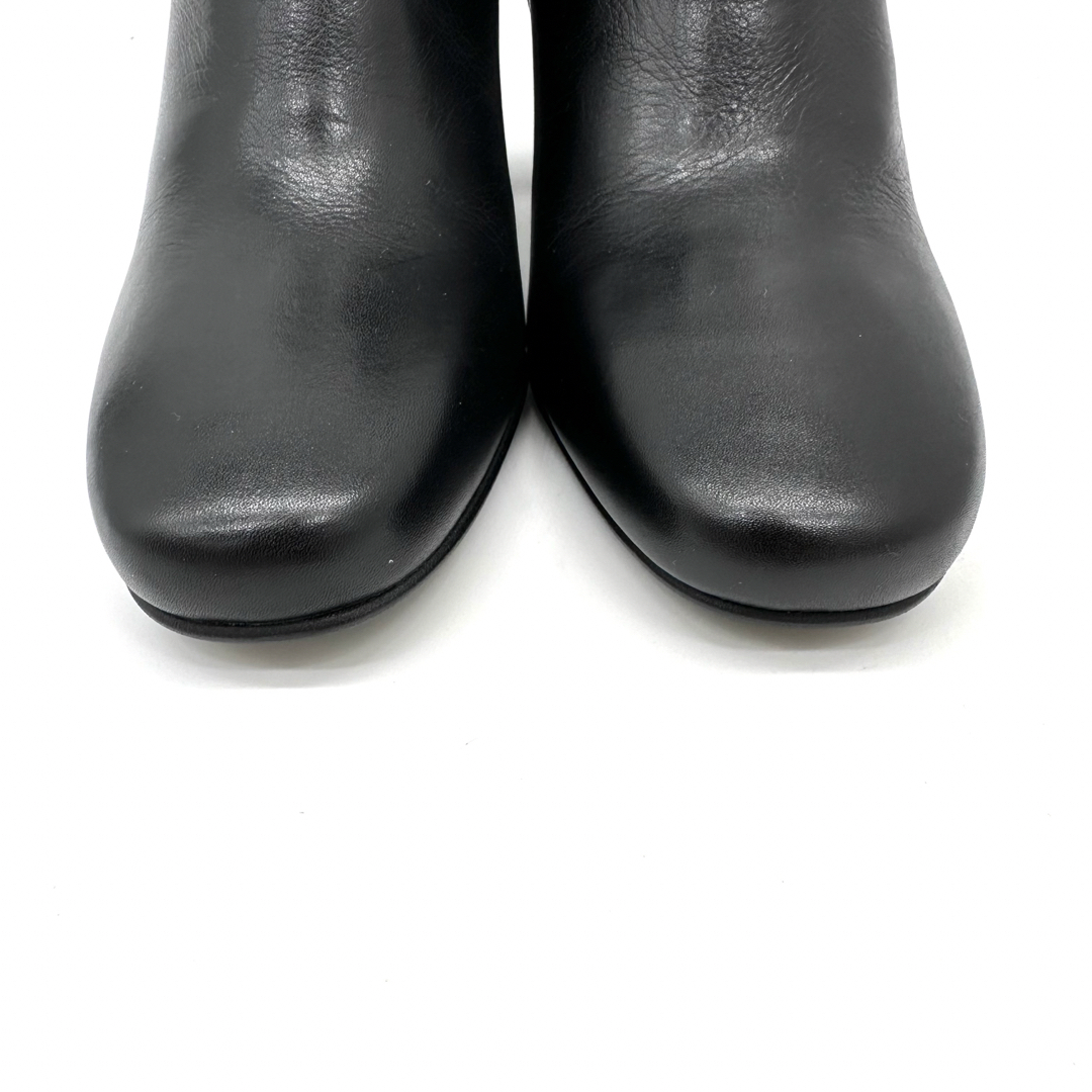 DIANA(ダイアナ)の〈美品〉DIANA ダイアナ【23.5cm】 サイドジップ ショートブーツ 黒 レディースの靴/シューズ(ブーツ)の商品写真