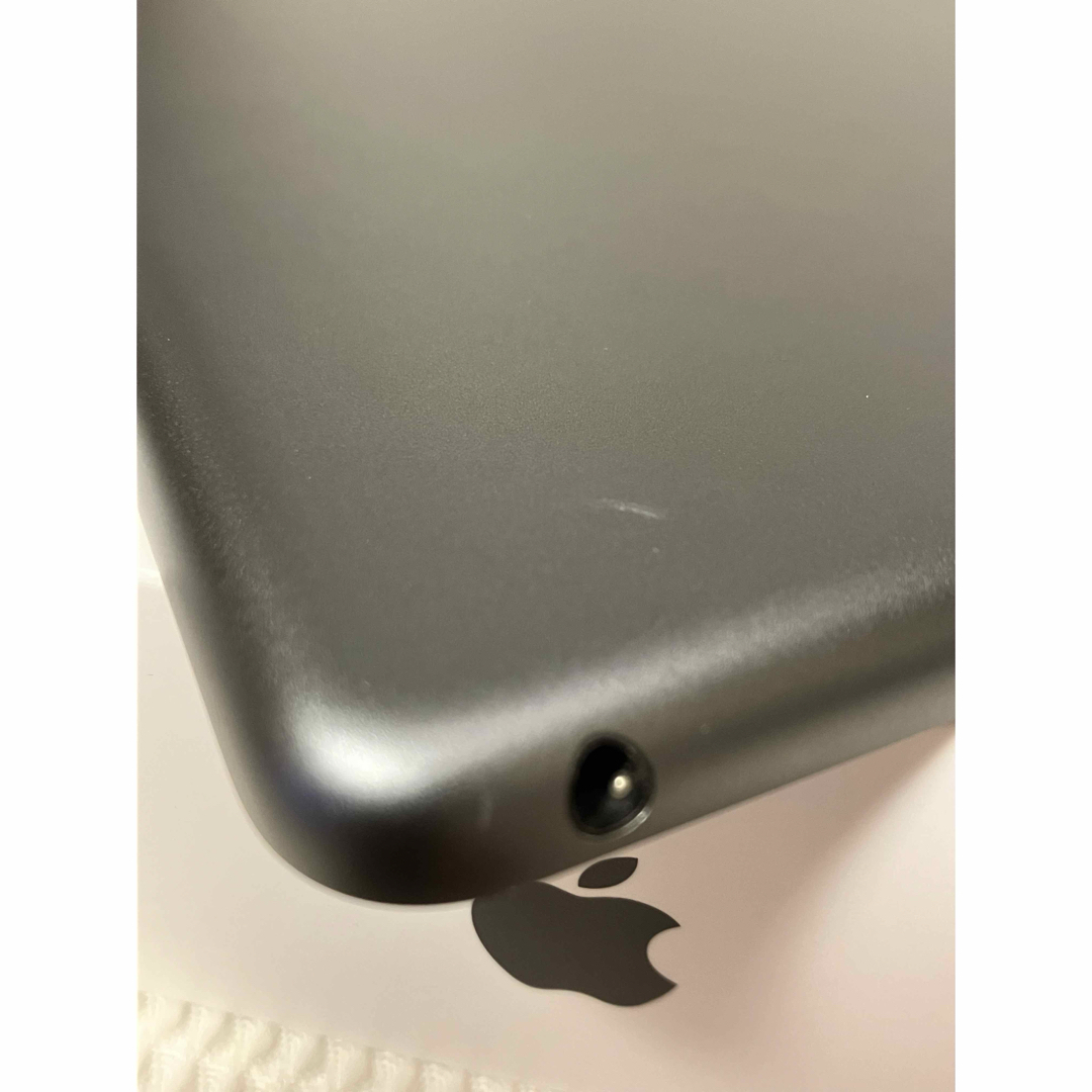 Apple(アップル)のiPad 第7世代 WiFi 32GB スペースグレイ 91.0% スマホ/家電/カメラのPC/タブレット(タブレット)の商品写真