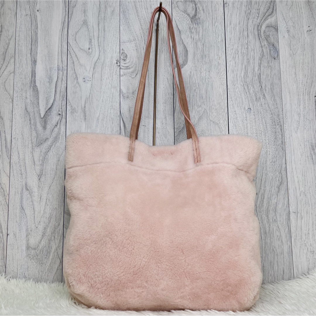 MIU MIU - 人気♡ムートン♡デカロゴ♡ポーチ付♡A4可♡ミュウ MIU MIU - 人気♡ムートン♡デカロゴ♡ポーチ付♡A4可♡ミュウ