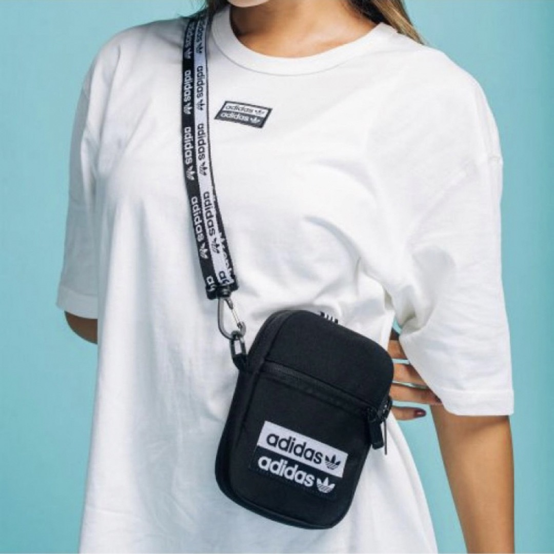 adidas(アディダス)のadidas Festival Bag アディダス フェスティバル バッグ メンズのバッグ(ショルダーバッグ)の商品写真