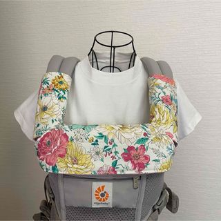 エルゴベビー(Ergobaby)のエルゴよだれパット&首周りカバー(外出用品)