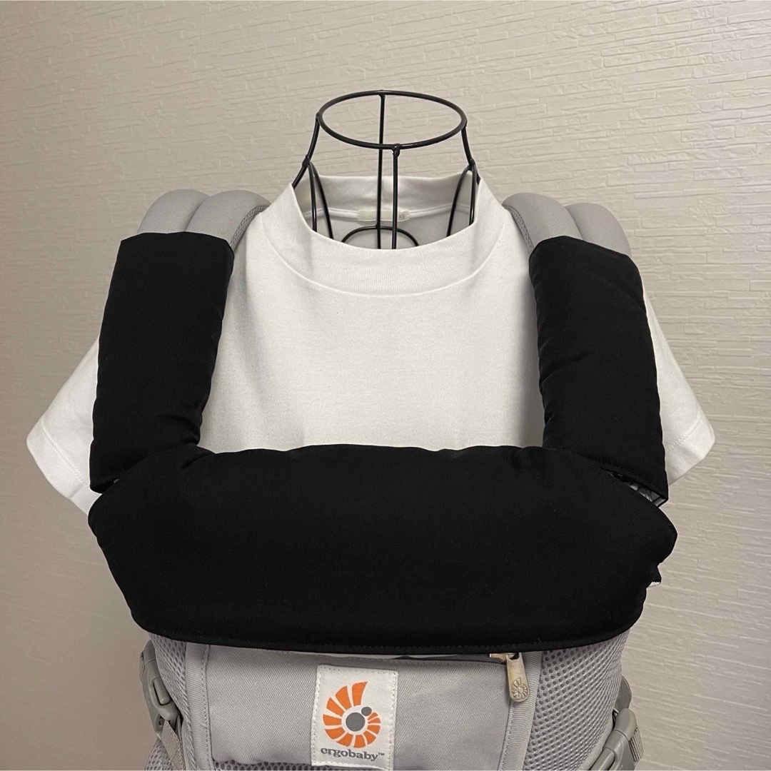 Ergobaby(エルゴベビー)のエルゴよだれパット&首周りカバー ハンドメイドのキッズ/ベビー(外出用品)の商品写真