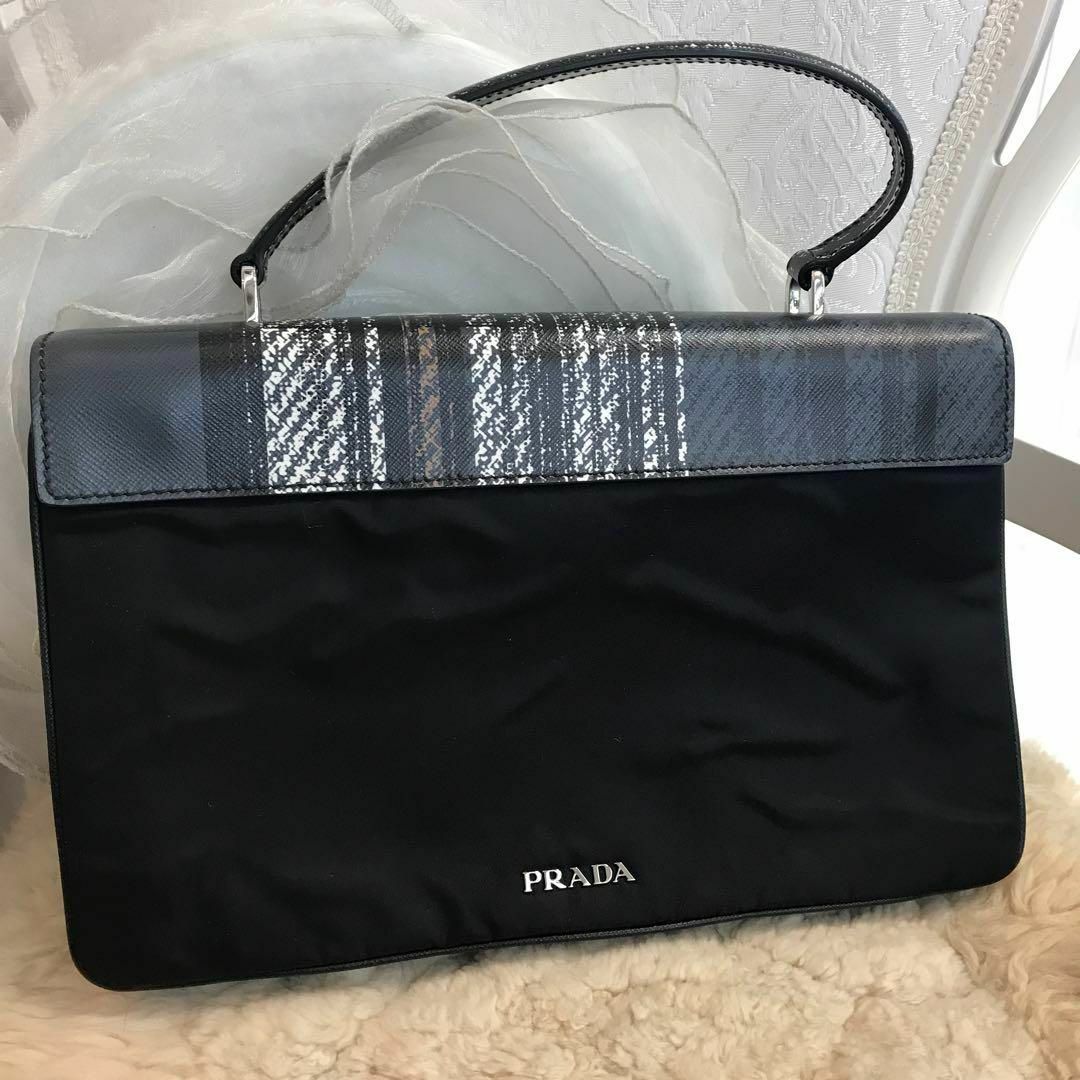 PRADA(プラダ)の★美品★PRADA　BORSA  A MANO　ハンドバッグ　ナイロン　レザー レディースのバッグ(ハンドバッグ)の商品写真