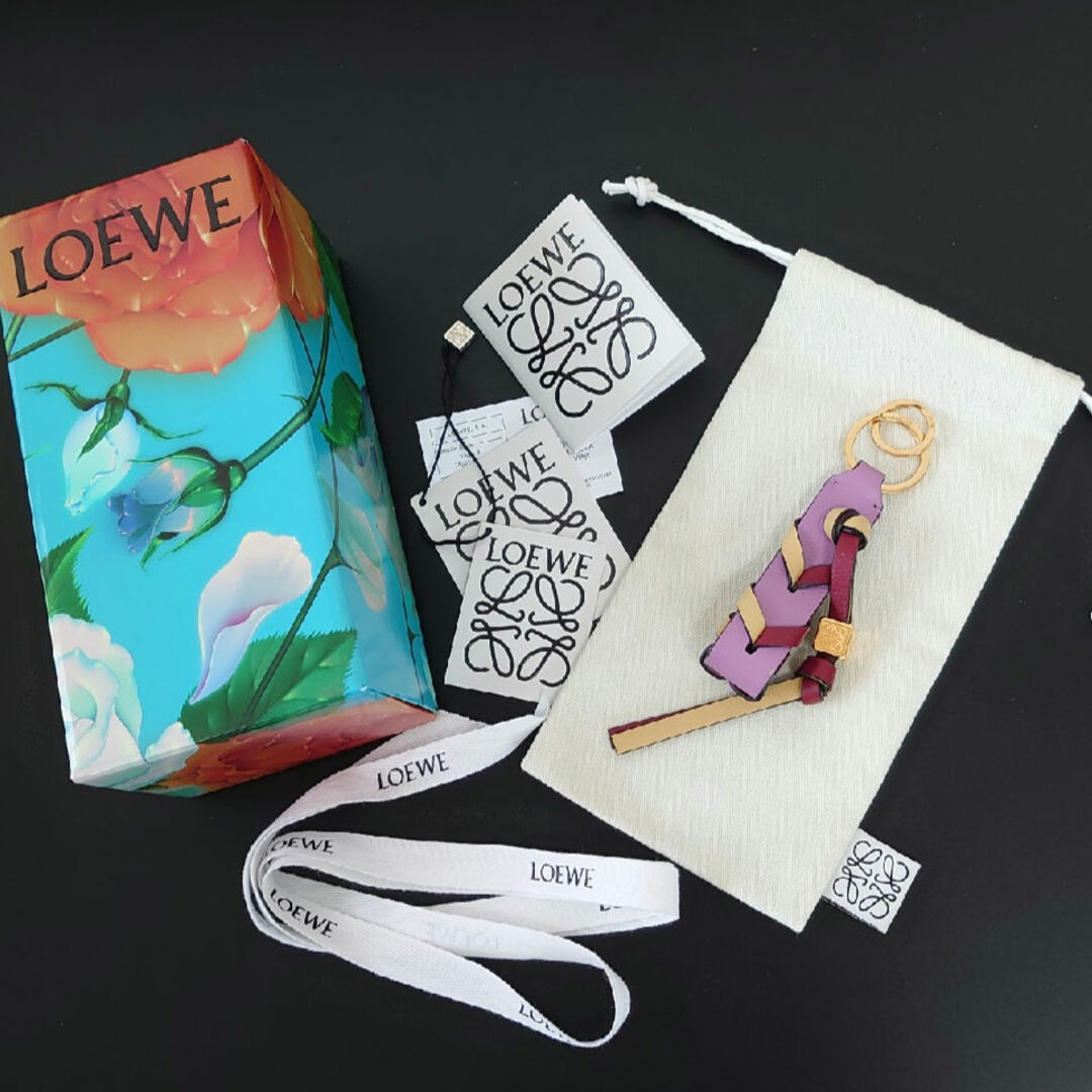 LOEWE(ロエベ)の【ロエベ】キーリング期間限定BOX付 レディースのファッション小物(キーホルダー)の商品写真