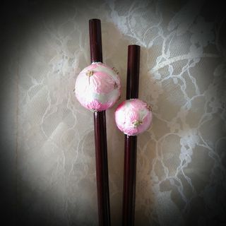 桜カラーの玉かんざし２本セット✨ハンドメイド(和装小物)