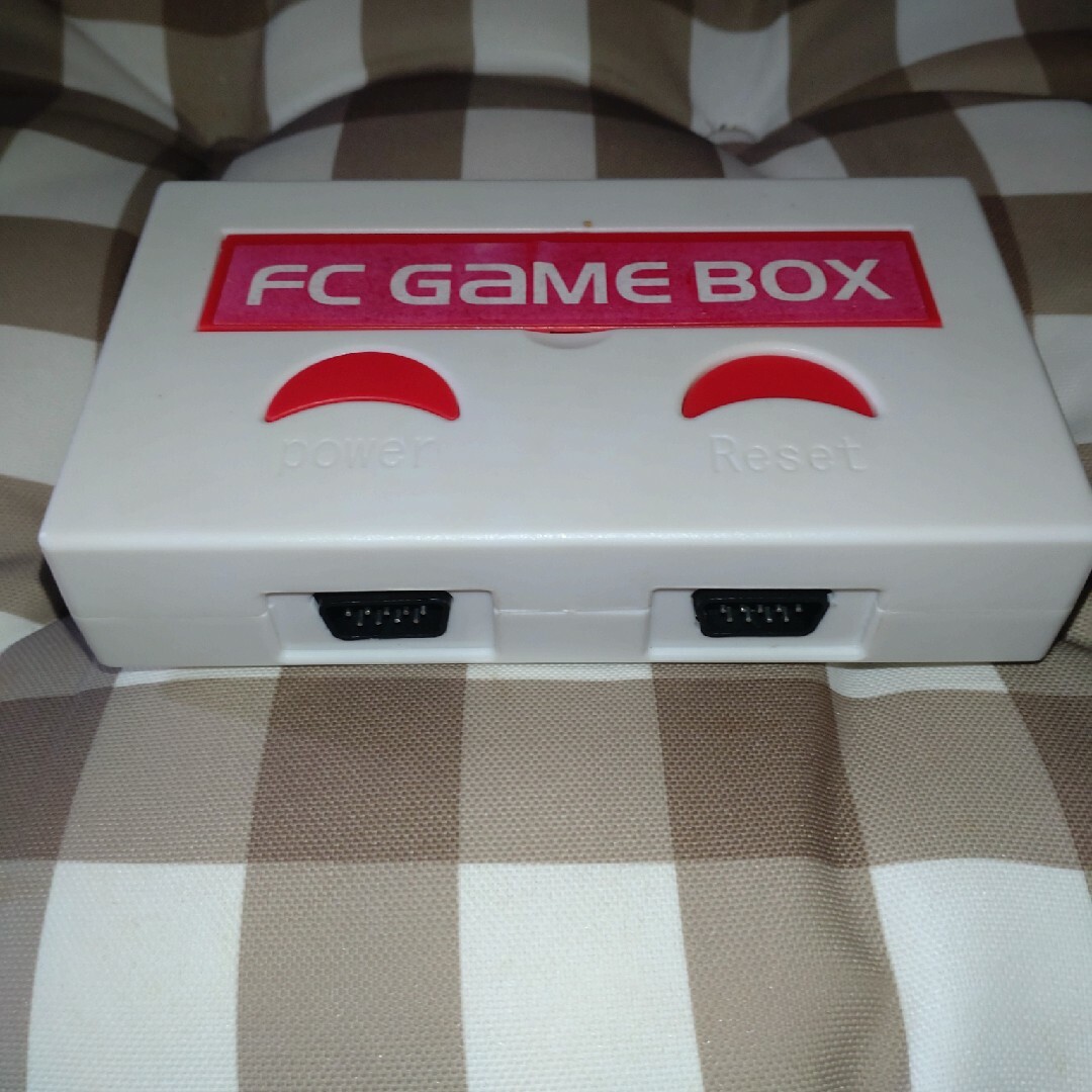 FC GAME BOX III 家庭用ゲームソフト互換機 エンタメ/ホビーのゲームソフト/ゲーム機本体(家庭用ゲーム機本体)の商品写真