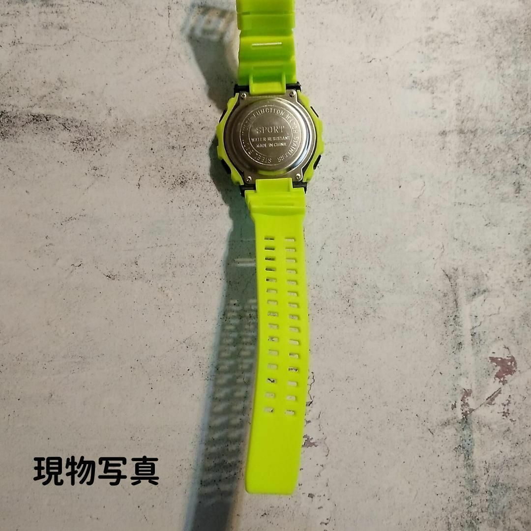 デジタルウォッチ　イエロー　グリーン　バックライト　色が変わる 　メンズ メンズの時計(腕時計(デジタル))の商品写真