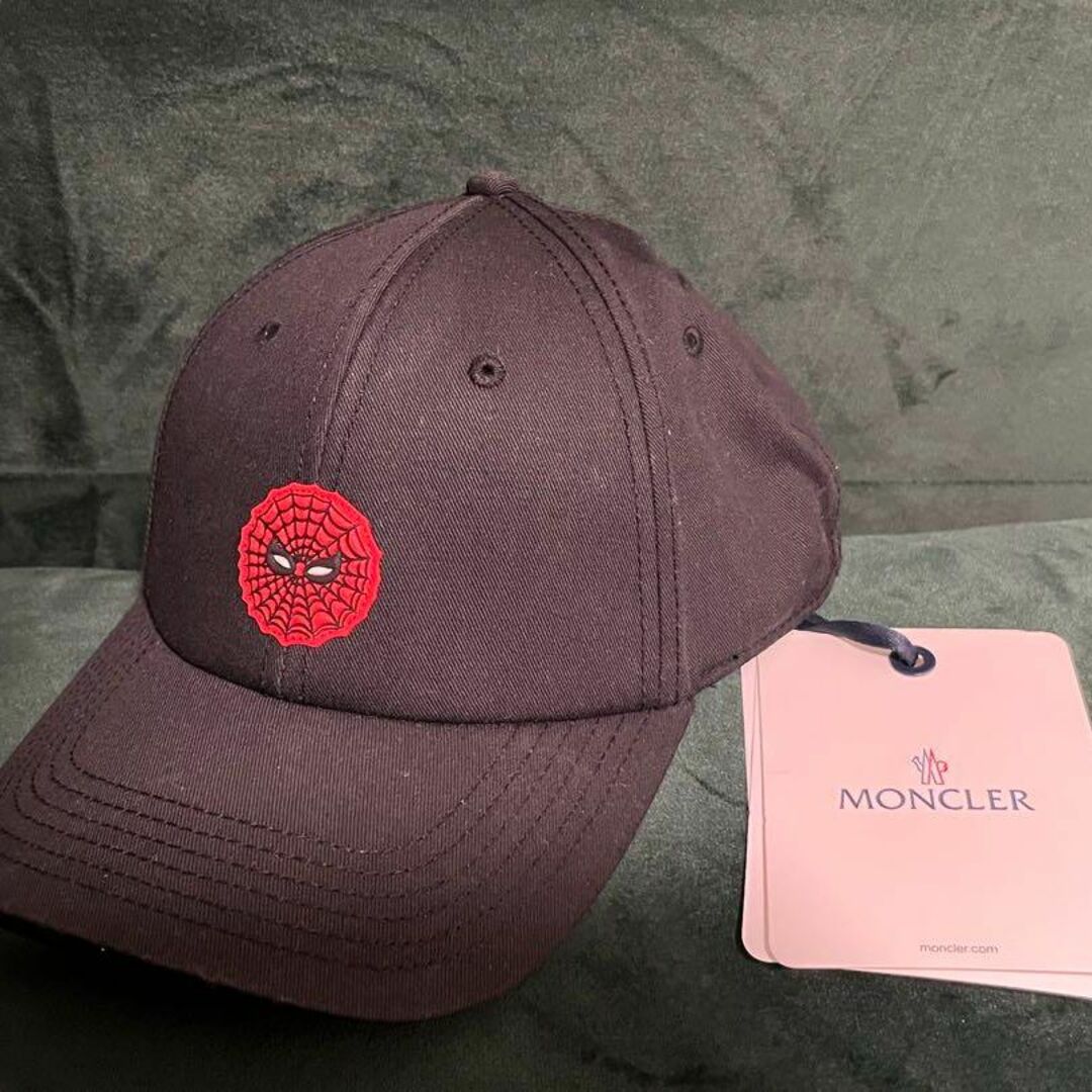 MONCLER(モンクレール)の【新品未使用】モンクレール　帽子　スパイダーマンコラボ メンズの帽子(キャップ)の商品写真