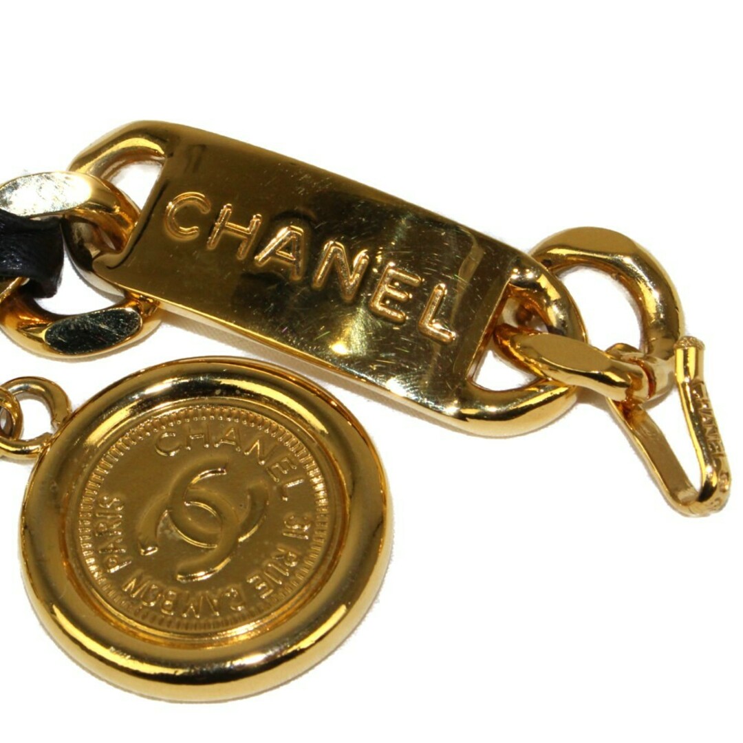 CHANEL(シャネル)の【1994年秋コレクション】CHANEL シャネル チェーンベルト ブラック×ゴールド金具 レザー レディース ウィメンズ ブランド 人気 定番 入手困難 アンティーク 小物【中古】松前R56号店 レディースのファッション小物(ベルト)の商品写真