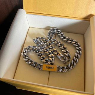 FENDI(ネックレス)のフリマアイテム一覧 FENDI(ネックレス)のフリマアイテム一覧
