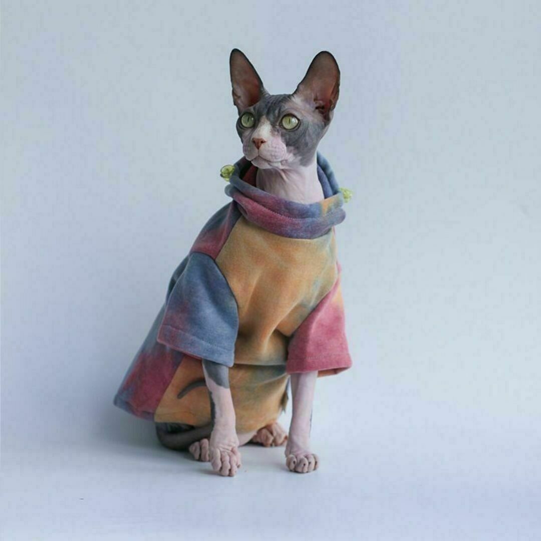 【新品】Ｍサイズ　スフィンクス　服　寒がりな猫さん　冬服　フード付き　裏ボア その他のペット用品(猫)の商品写真