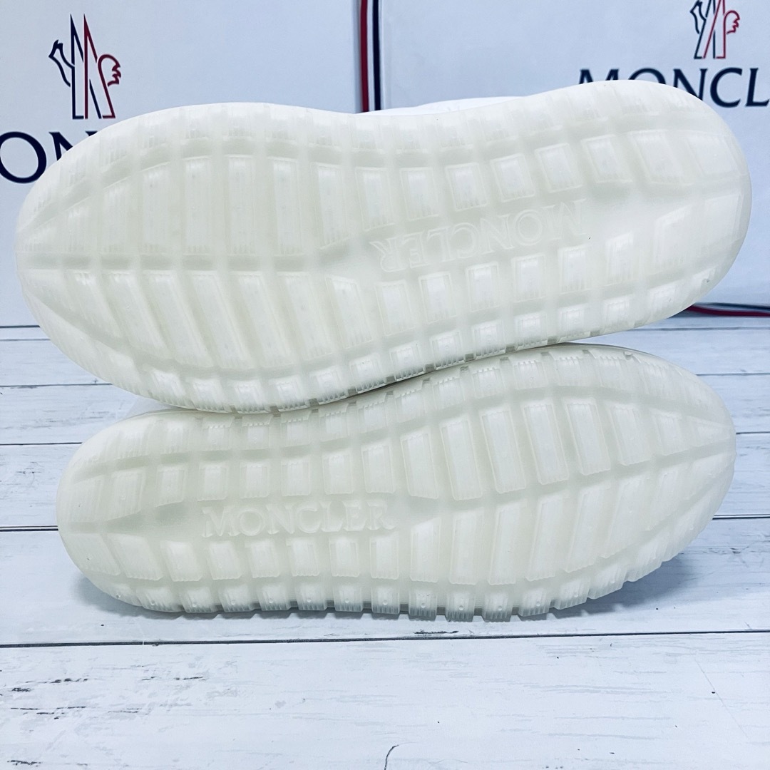 MONCLER - 未使用保管品 モンクレール GAIA POCKET MID MONCLER - 未使用保管品 モンクレール GAIA POCKET MID