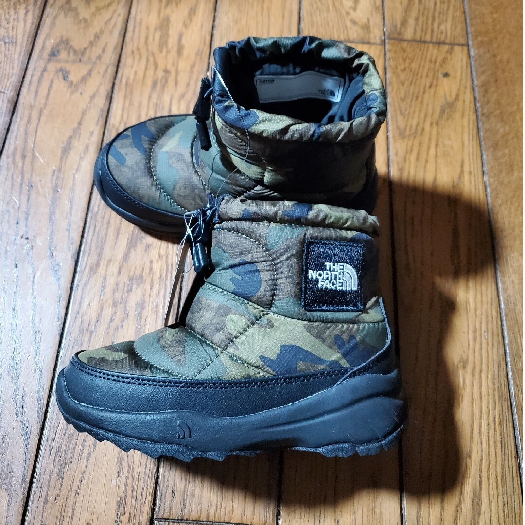 THE NORTH FACE - ザノースフェイス◎迷彩柄ヌプシデカロゴ THE NORTH FACE - ザノースフェイス◎迷彩柄ヌプシデカロゴ