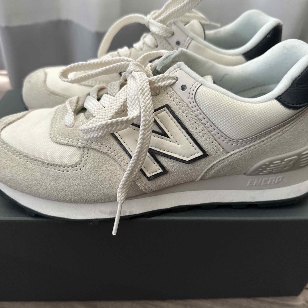 574（New Balance）(ゴーナナヨン)の★ちず様専用★ニューバランス　WL574PC ホワイト レディースの靴/シューズ(スニーカー)の商品写真