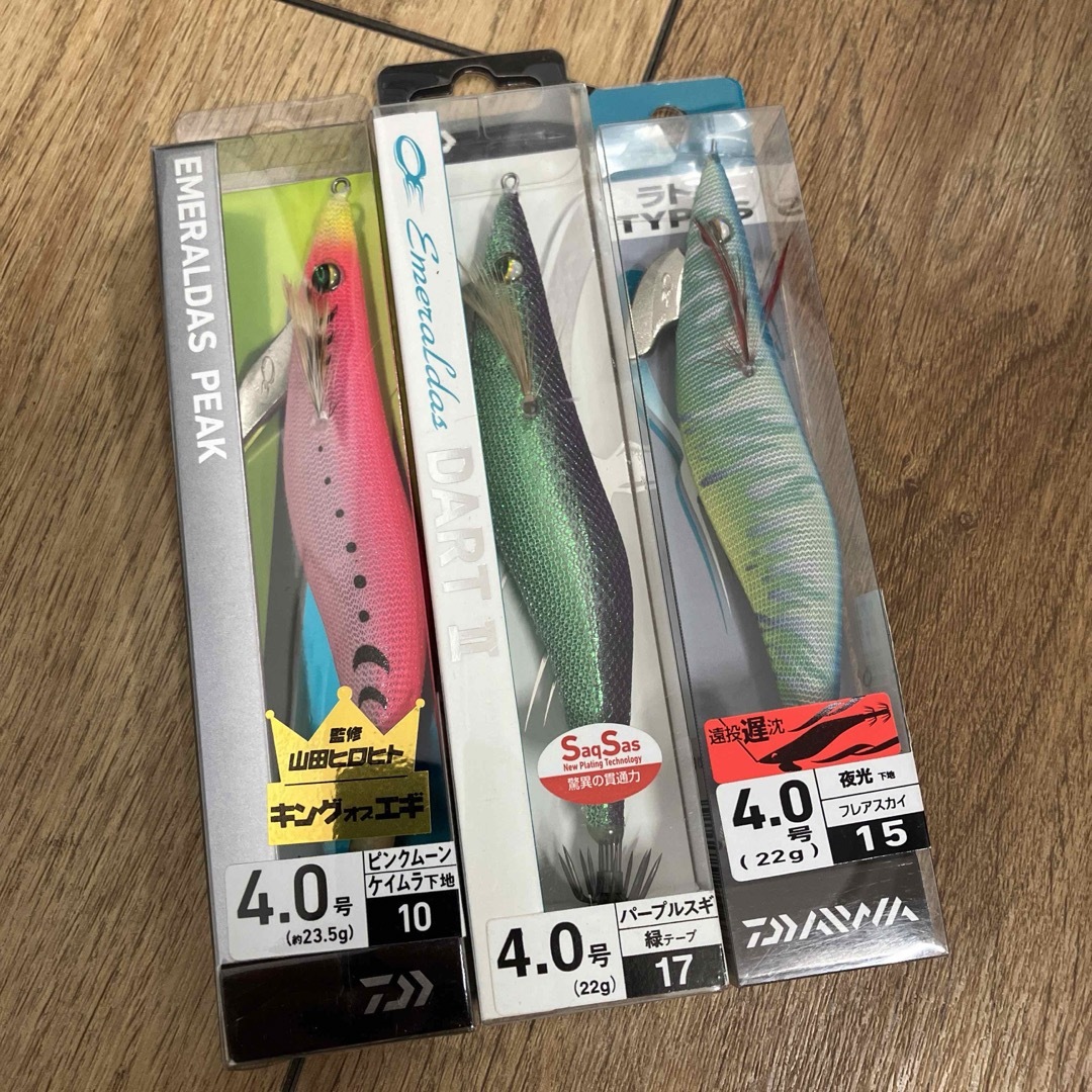 DAIWA(ダイワ)のダイワ　エメラルダス　ラトルタイプS ダートⅡ 4.0号　3コセット　春イカ用 スポーツ/アウトドアのフィッシング(ルアー用品)の商品写真