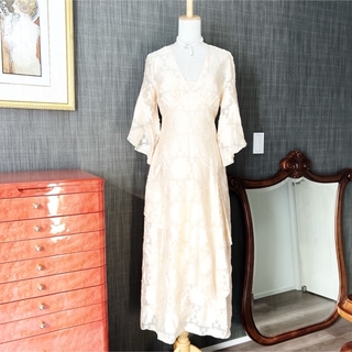 ✿カラー白ホワイトFENDI*フェンディ　レースワンピース　ドレス　ストレッチ素材　白　40