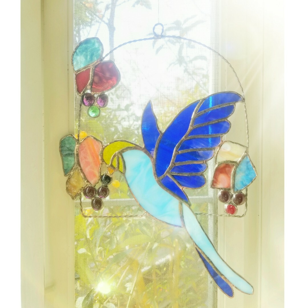 ステンドグラス 青い鳥とぶどうのサンキャッチャーの通販 by ステンドグラス 青い鳥とぶどうのサンキャッチャーの通販 by