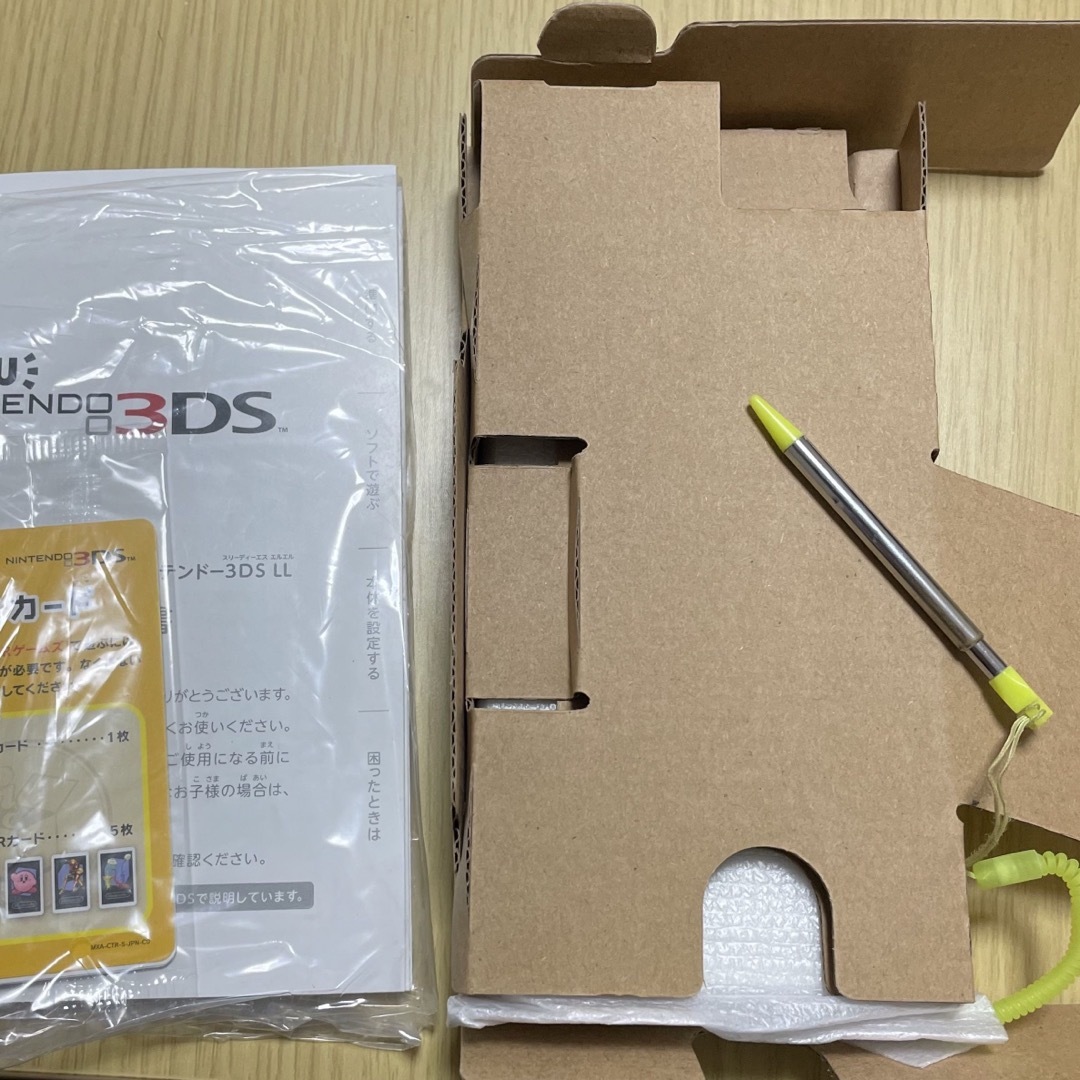 ニンテンドー3DS(ニンテンドー3DS)の【3DS】Nintendo NEW ニンテンドー 3DS ホワイト エンタメ/ホビーのゲームソフト/ゲーム機本体(携帯用ゲーム機本体)の商品写真