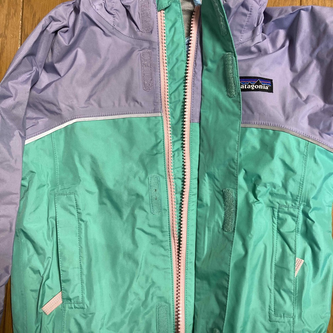 patagonia(パタゴニア)のパタゴニア  2T  雨用 キッズ/ベビー/マタニティのキッズ服女の子用(90cm~)(ジャケット/上着)の商品写真