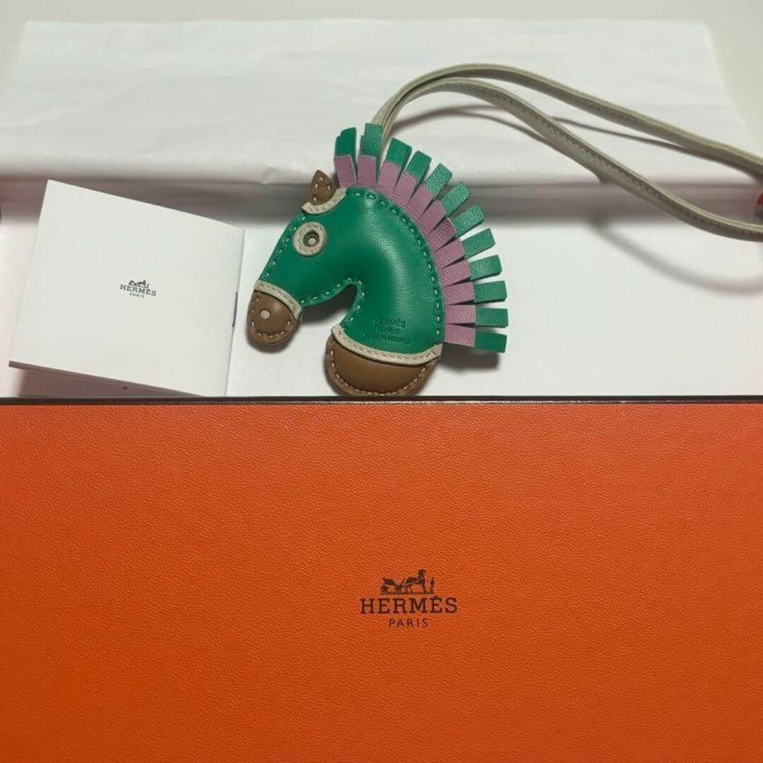 Hermes(エルメス)のエルメス HERMES GEEGEE CAMAIL ジージーカマイユ グリーン レディースのアクセサリー(チャーム)の商品写真