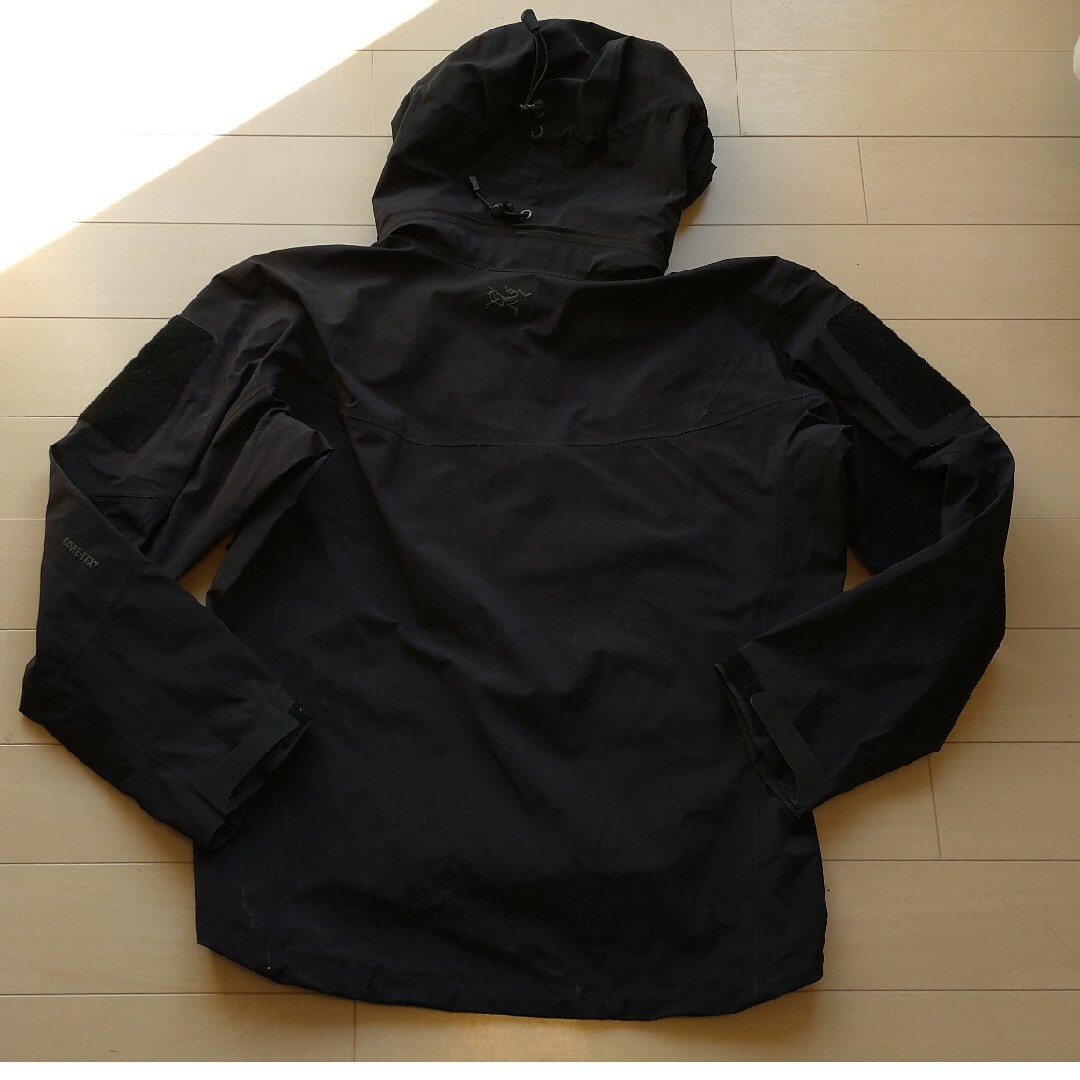 ARC'TERYX(アークテリクス)のarc'teryx leaf alpha jacket gen2 黒 S アーク メンズのジャケット/アウター(ミリタリージャケット)の商品写真