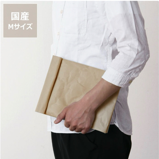 SIWA（シワ）クラッチバッグ M紙袋 軽量（デザイナー）(セカンドバッグ/クラッチバッグ)