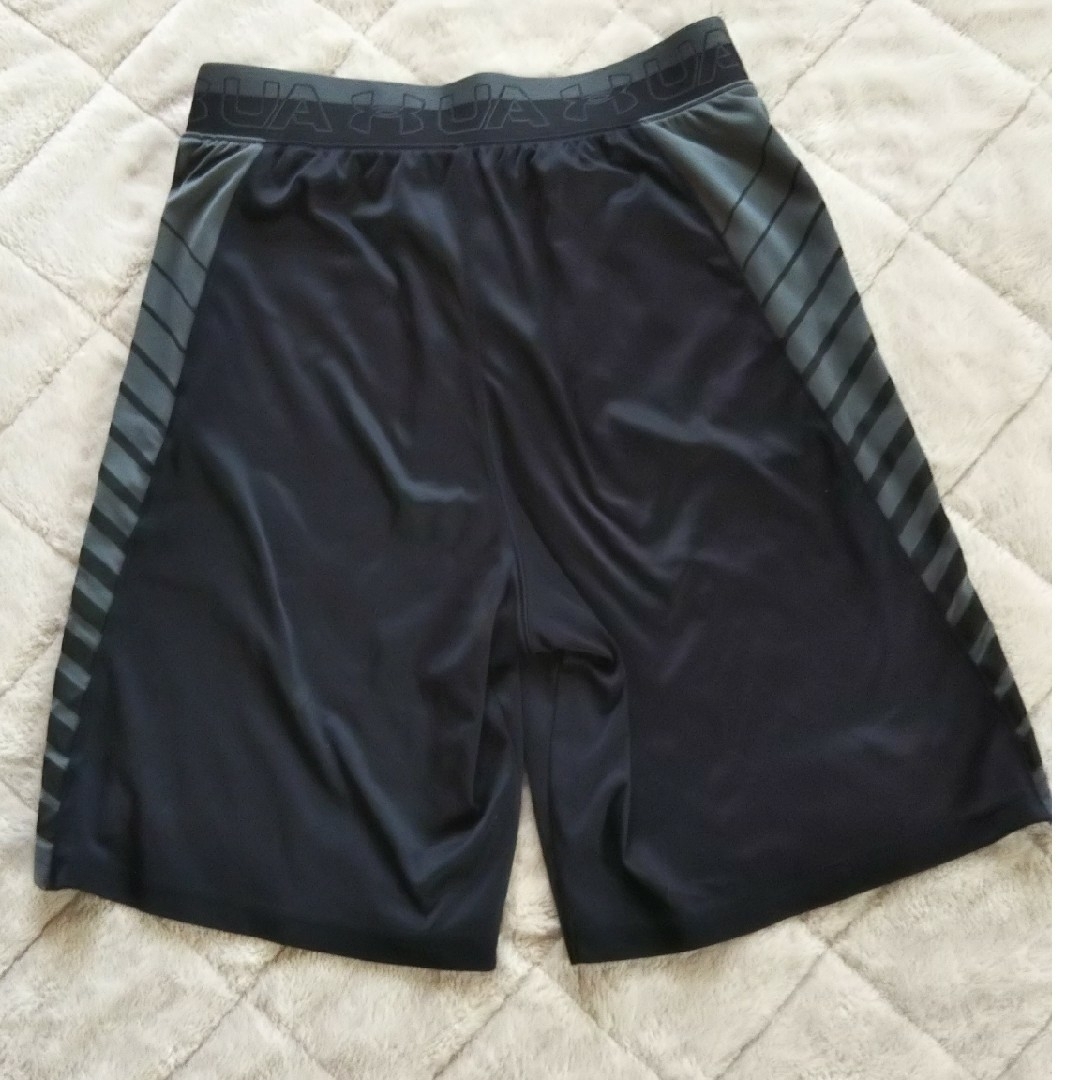 UNDER ARMOUR(アンダーアーマー)のUNDER ARMOUR ハーフパンツ ジュニアYXL キッズ/ベビー/マタニティのキッズ服男の子用(90cm~)(パンツ/スパッツ)の商品写真