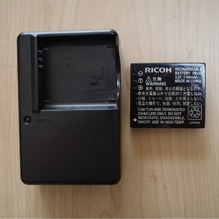 リコー(RICOH)のリコーGR 充電器 BJ-6とバッテリーDB-60(コンパクトデジタルカメラ)