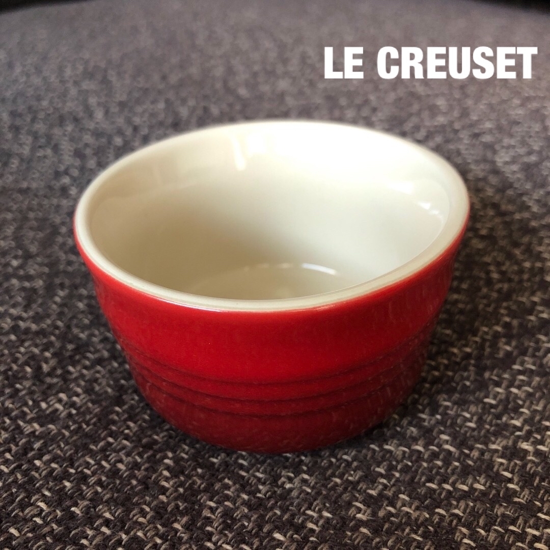 LE CREUSET(ルクルーゼ)のル・クルーゼ　レインボー ミニラムカン　レッド　取扱説明書付き【新品/未使用】 インテリア/住まい/日用品のキッチン/食器(食器)の商品写真