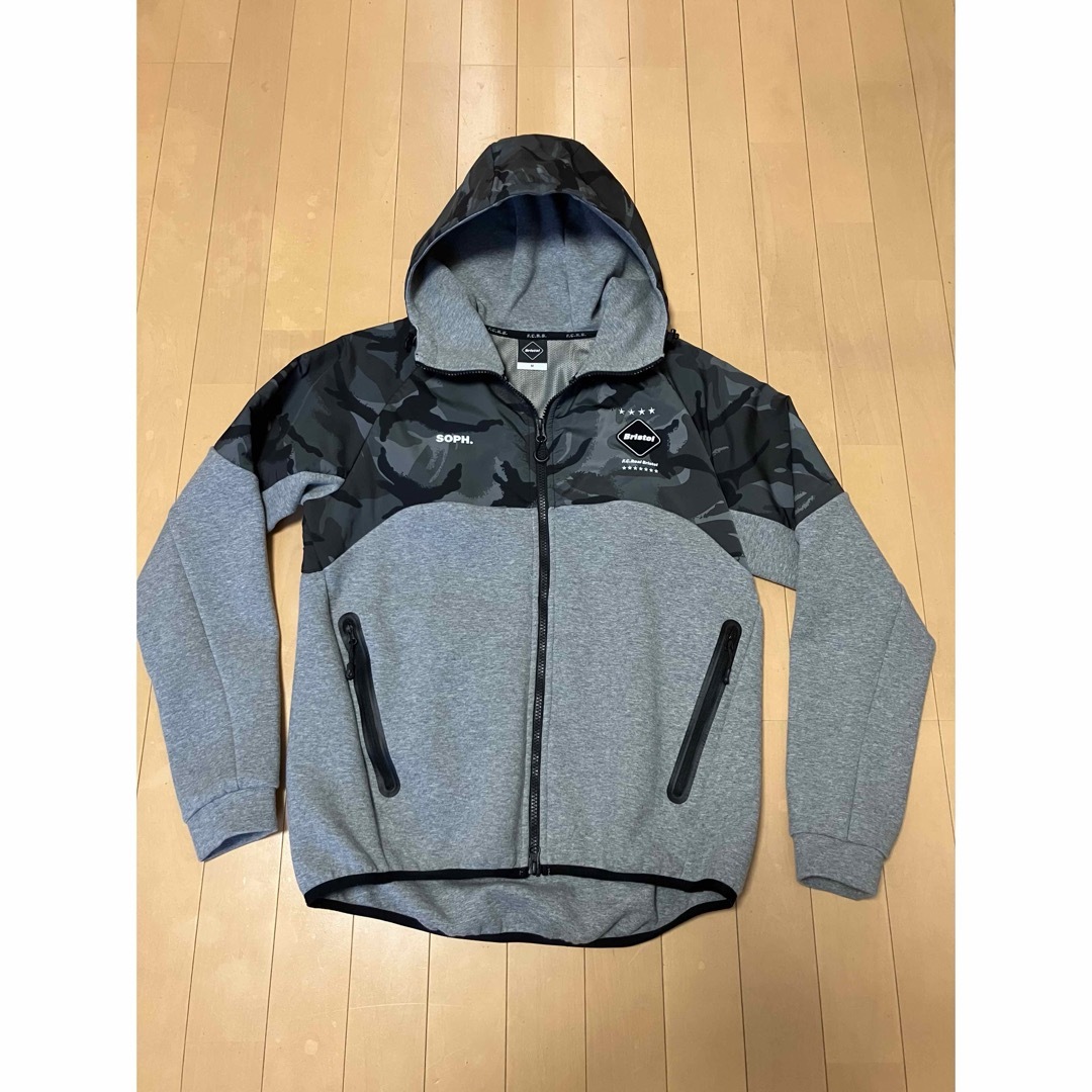 F.C.R.B.(エフシーアールビー)の新品同様F.C.Real Bristol  VENTILATION HOODIE メンズのトップス(パーカー)の商品写真