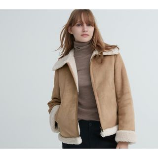 ユニクロ(UNIQLO)のボアジャケット　カラー： 32 BEIGE(ノーカラージャケット)