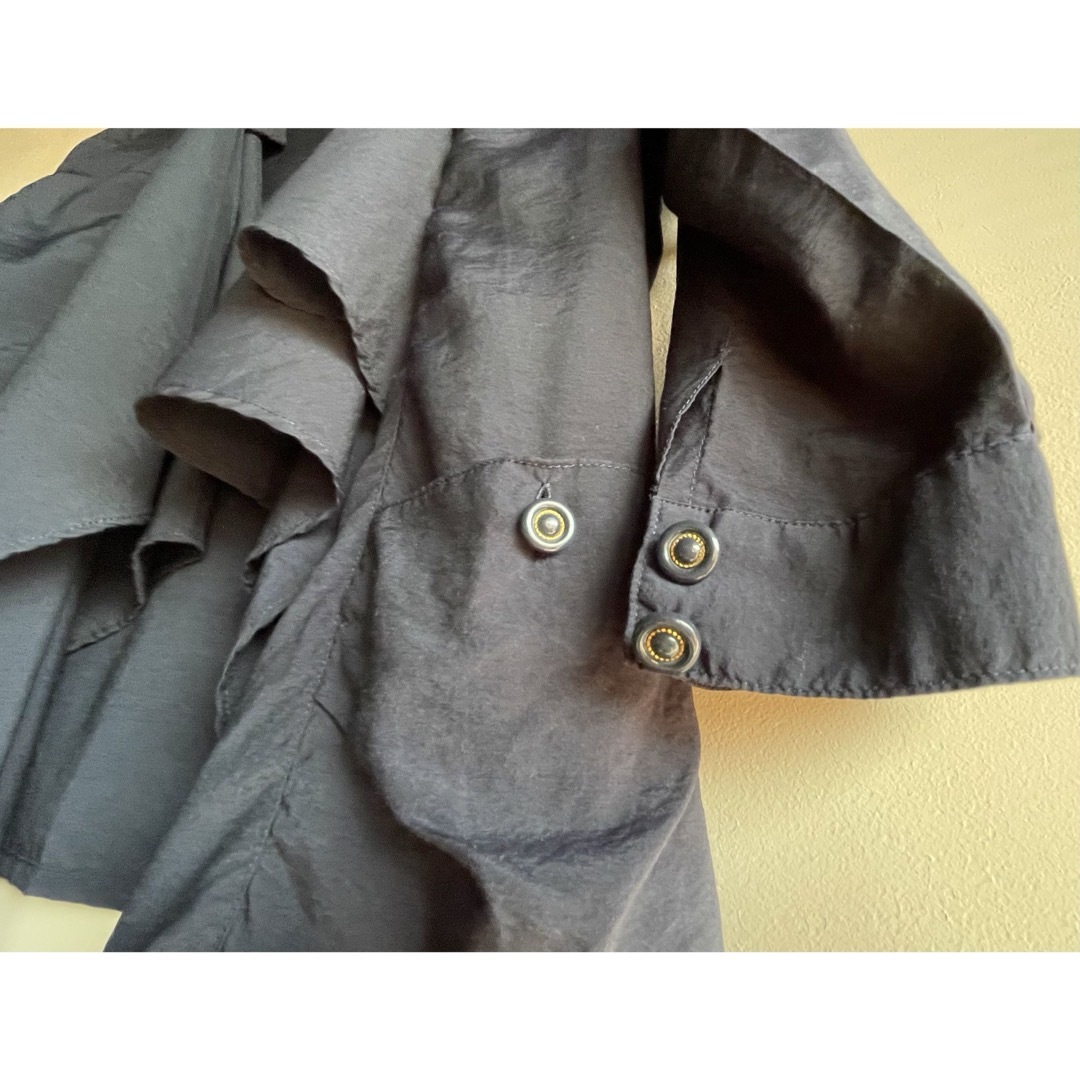 シャツジャケット　ネイビーブルー&金🌸値下げしました🌸 レディースのトップス(シャツ/ブラウス(長袖/七分))の商品写真
